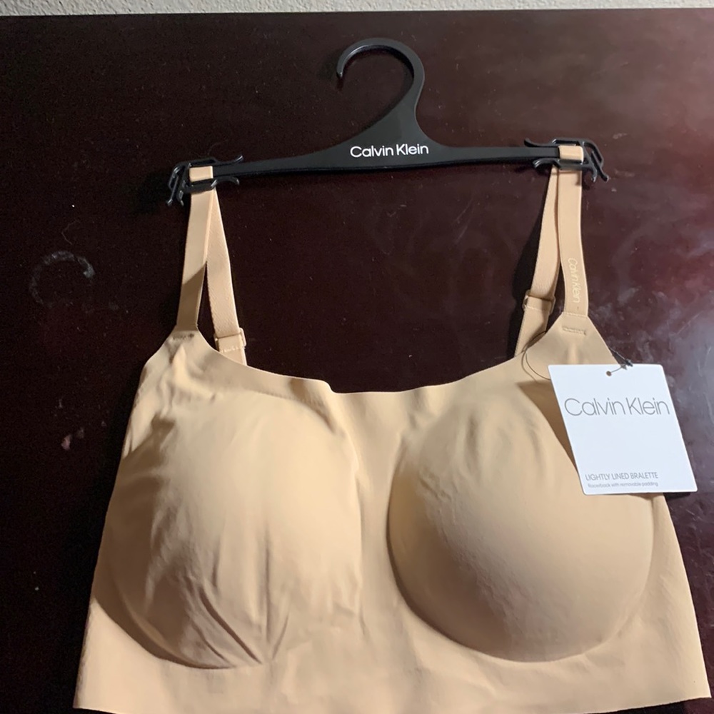 New with tags size M Calvin Klein tan lightly lined bralette